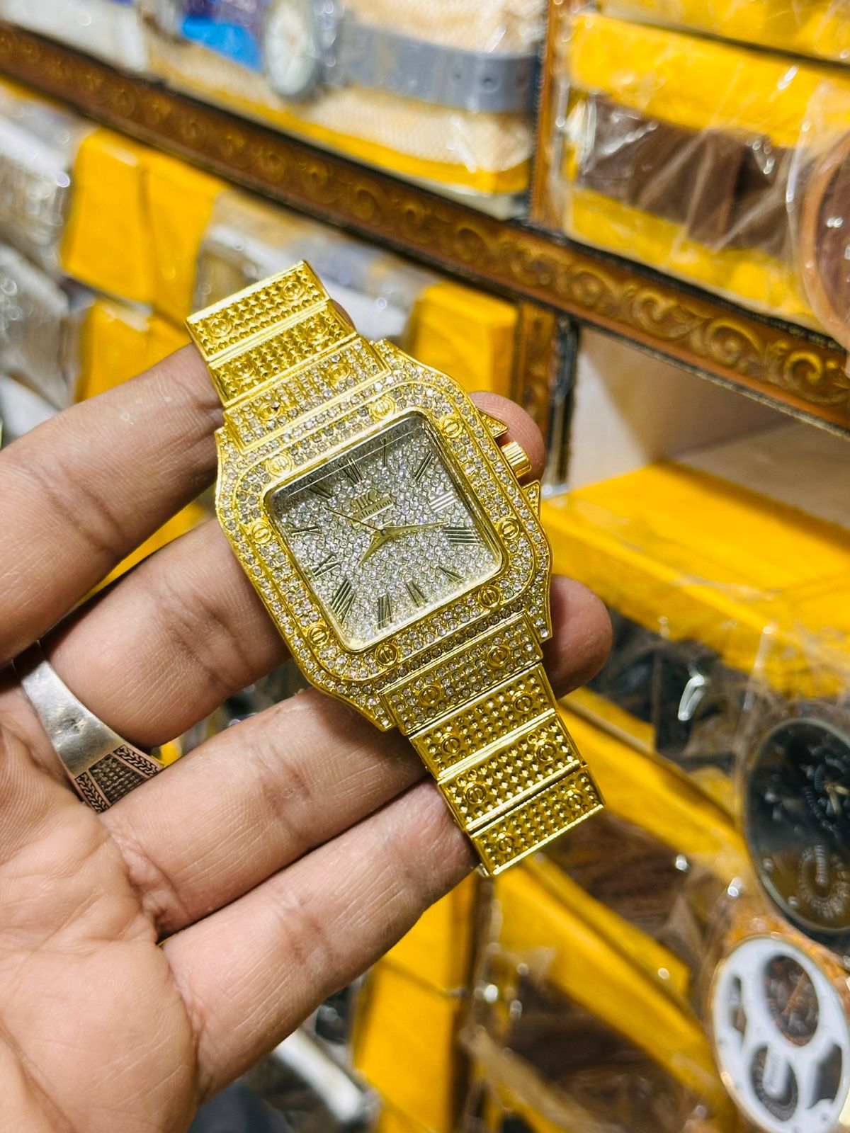 UNISEX KING STONE PREMIUM DIAMOND WATCH| ROYAL LOOK,